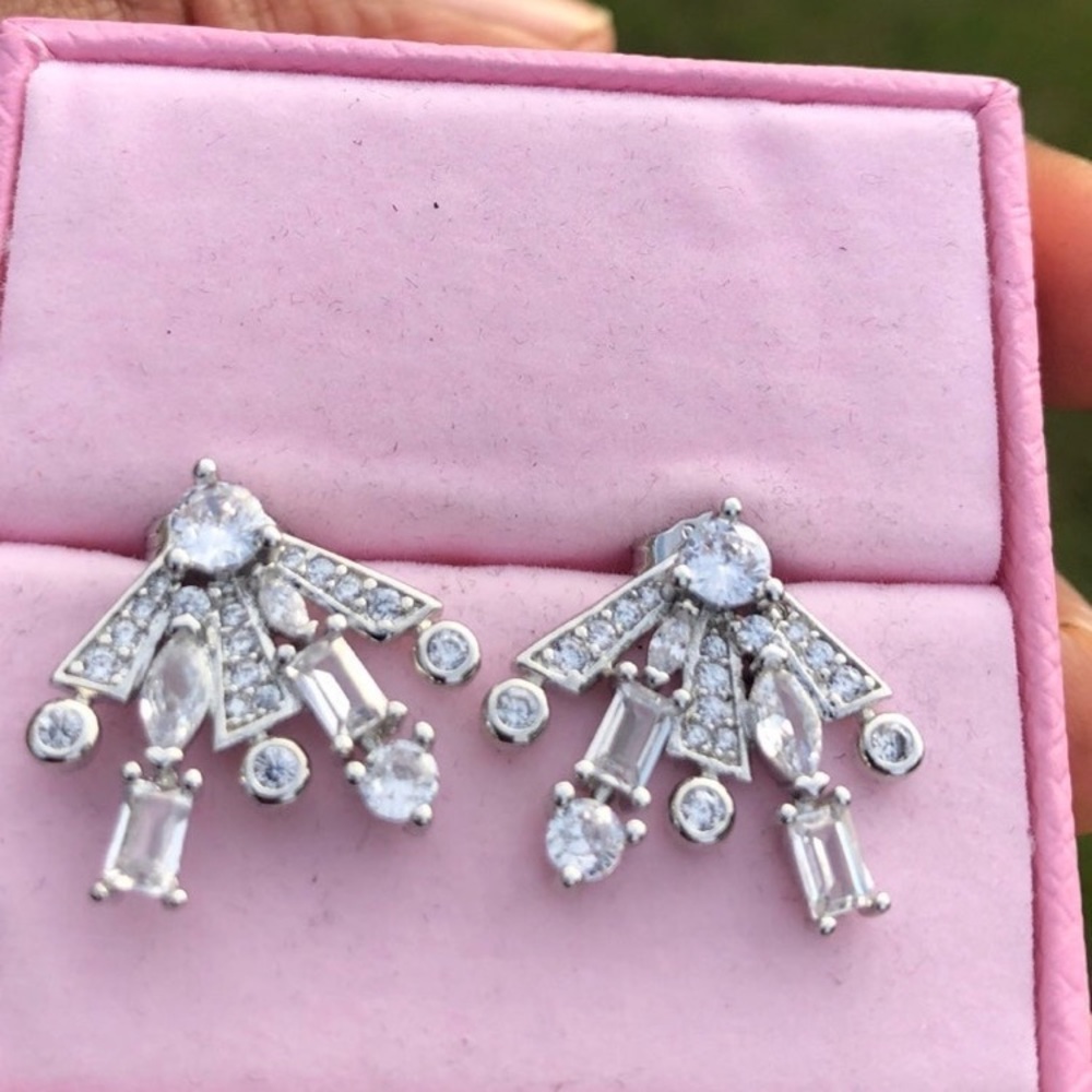 - Gorgeous Swarovski Elements Studs - image 8